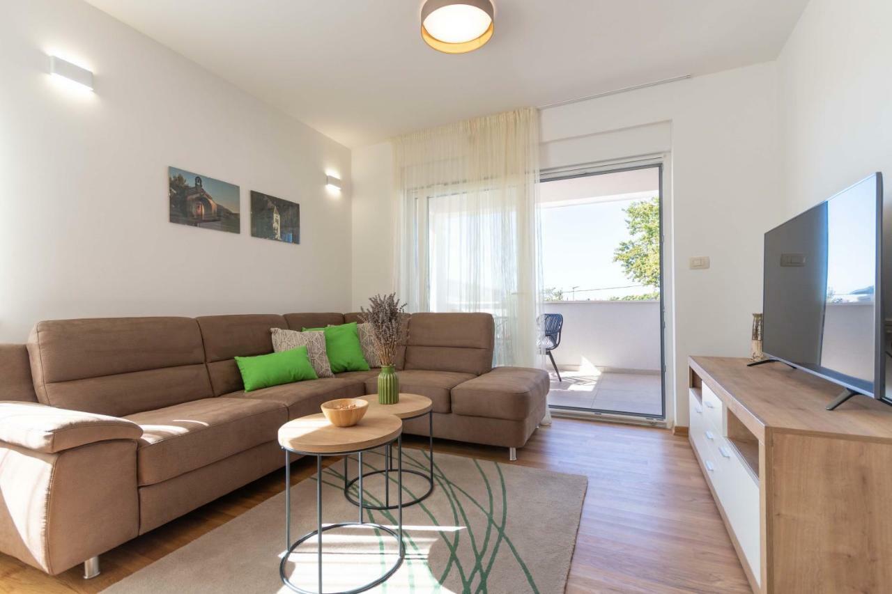 Apartment House Ivan John Podstrana Esterno foto