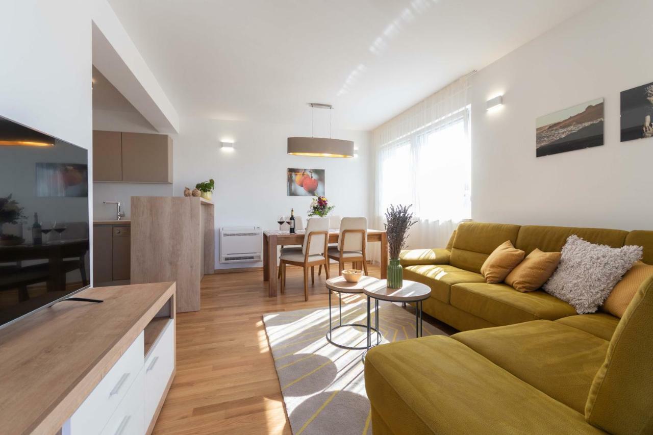 Apartment House Ivan John Podstrana Esterno foto