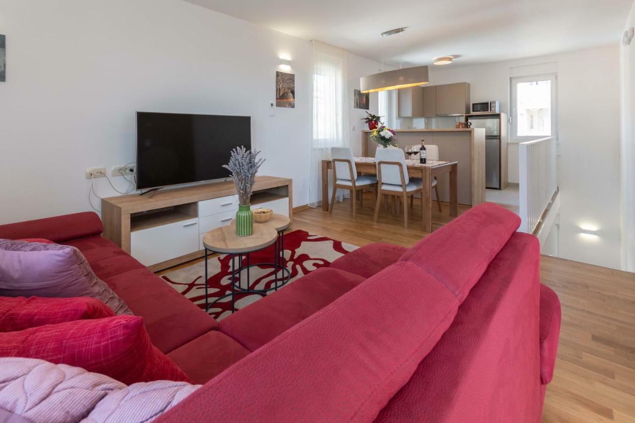 Apartment House Ivan John Podstrana Esterno foto