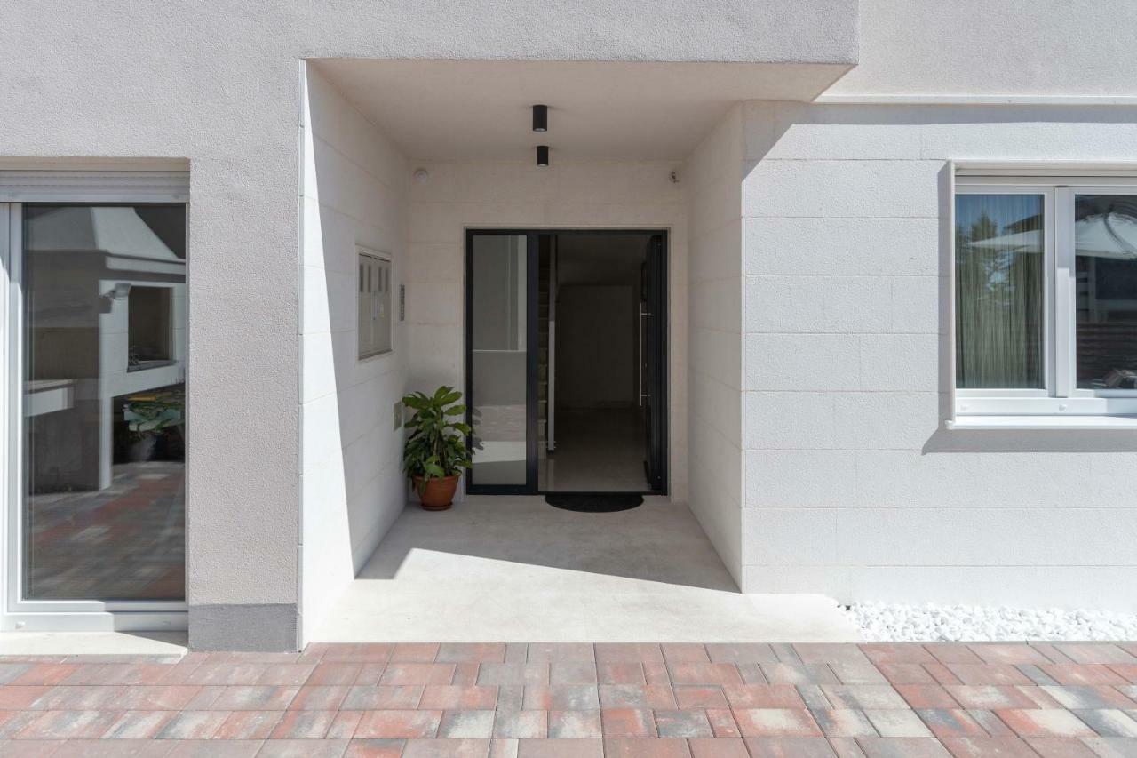 Apartment House Ivan John Podstrana Esterno foto